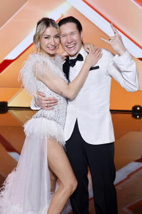 Sängerin Anna-Carina Woitschack und Tänzer Evgeny Vinokurov bei der sechsten Tanzshow der 19. Staffel der RTL-Tanzshow Lets Dance im Coloneum. Köln, 17.04.2026 NRW Deutschland Copyright: xChristophxHardtx