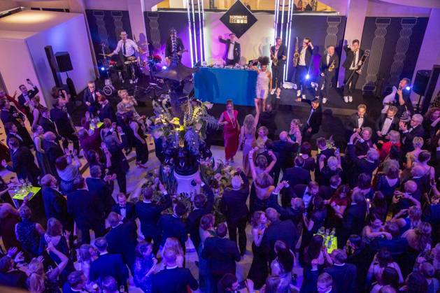 ABB PRESSEBALL- Gaeste Tanzen Uebersicht auf dem 73.Bundespresseball im Hotel Adlon Kempinski am 17.04.2026 in Berlin