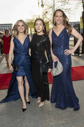 ABB PRESSEBALL- Angela van Brakel, Aline Abboud und Gast auf dem 73.Bundespresseball im Hotel Adlon Kempinski am 17.04.2026 in Berlin