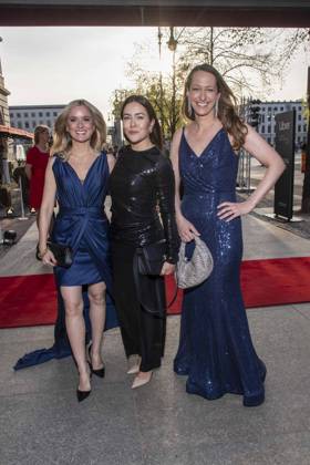 ABB PRESSEBALL- Angela van Brakel, Aline Abboud und Gast auf dem 73.Bundespresseball im Hotel Adlon Kempinski am 17.04.2026 in Berlin