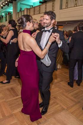 ABB PRESSEBALL- Danielle Bezaire und Arne Friedrich Freundin beim tanzen zu Gast auf dem 73.Bundespresseball im Hotel Adlon Kempinski am 17.04.2026 in Berlin