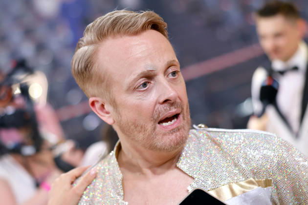 Entertainer Ross Antony bei der sechsten Tanzshow der 19. Staffel der RTL-Tanzshow Lets Dance im Coloneum. Ein Pflaster verdeckt den Vorfall aus der Show: Ross Antony lief während des Tanz Blut übers Gesicht, nachdem er sich beim eine blutende Wunde zugezogen hatte. Köln, 17.04.2026 NRW Deutschland Copyright: xChristophxHardtx
