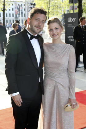 Felix Banaszak mit Ehefrau Charlotte beim 73. Bundespresseball 2026 im Hotel Adlon Kempinski. Berlin, 17.04.2026