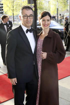 Cem Özdemir mit Ehefrau Flavia Zaka beim 73. Bundespresseball 2026 im Hotel Adlon Kempinski. Berlin, 17.04.2026