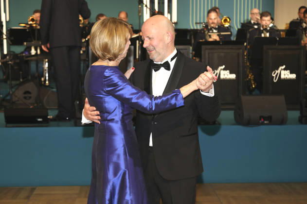 Elke Büdenbender und Mathis Feldhoff beim 73. Bundespresseball 2026 im Hotel Adlon Kempinski. Berlin, 17.04.2026