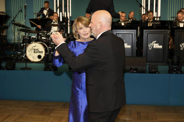 Elke Büdenbender und Mathis Feldhoff beim 73. Bundespresseball 2026 im Hotel Adlon Kempinski. Berlin, 17.04.2026