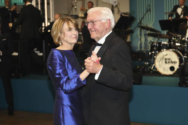 Frank-Walter Steinmeier mit Ehefrau Elke Büdenbender beim 73. Bundespresseball 2026 im Hotel Adlon Kempinski. Berlin, 17.04.2026