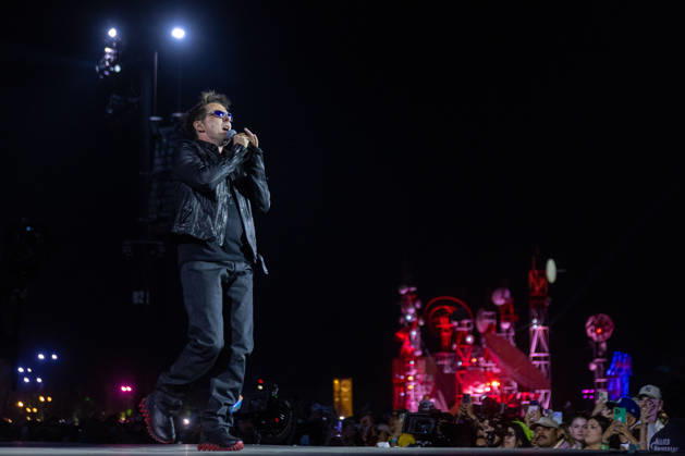 April 18, 2026, Indio, California, U.S: MATT BELLAMY of Muse guest performs with Anyma during Coachella Valley Music and Arts Festival at Empire Polo Club in Indio, California Indio U.S  - ZUMAs135 20260418_zap_s135_005 Copyright: xDanielxDeSloverx