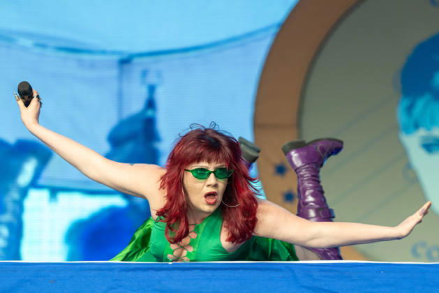 April 17, 2026, Indio, California, U.S: Singer CMAT (CIARA MARY-ALICE THOMPSON) during Coachella Valley Music and Arts Festival at Empire Polo Club in Indio, California Indio U.S  - ZUMAs135 20260417_zap_s135_096 Copyright: xDanielxDeSloverx