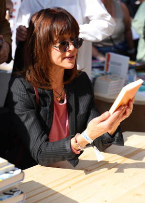 Sophie Marceau attends the 5th Paris Book Festival at the Grand Palais in Paris, France, on April 18, 2026 On April 17, 18 and 19, 2026, the Paris Book Festival will celebrate books and reading, in all its forms, for all audiences Denis Guignebourg Bestimage Sophie Marceau attends the 5th Paris Book Festival at the Grand Palais in Paris, France, on April 18, 2026 France Copyright: xDenisxGuignebourgx xBestimagexDenisxGuignebourgx xBestimagex
