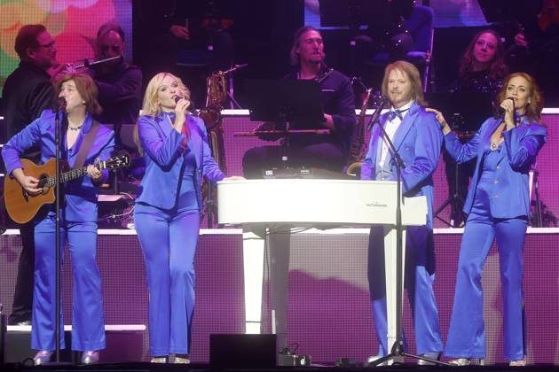 18.04.2026, Abbamania - die Show, Konzert in der Uber Arena in Berlin, Tributeshow, 50 Jahre Dancing Queen, Berlin Deutschland, Germany