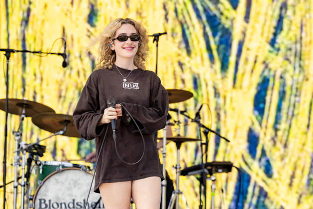 April 18, 2026, Indio, California, U.S: Musician BLONDSHELL (SABRINA MAE TEITELBAUM) during Coachella Valley Music and Arts Festival at Empire Polo Club in Indio, California Indio U.S  - ZUMAs135 20260418_zap_s135_072 Copyright: xDanielxDeSloverx