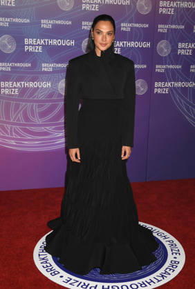 SANTA MONICA, CA - APRIL 18: Gal Gadot at the 2026 Breakthrough Prize on April 18, 2026 at Barker Hangar in Santa Monica, California. Copyright: xJeffreyxMayer MediaPunchx
