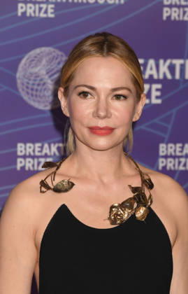 SANTA MONICA, CA - APRIL 18: Michelle Williams at the 2026 Breakthrough Prize on April 18, 2026 at Barker Hangar in Santa Monica, California. Copyright: xJeffreyxMayer MediaPunchx