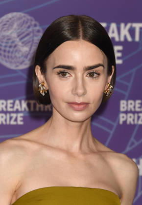 SANTA MONICA, CA - APRIL 18: Lily Collins at the 2026 Breakthrough Prize on April 18, 2026 at Barker Hangar in Santa Monica, California. Copyright: xJeffreyxMayer MediaPunchx