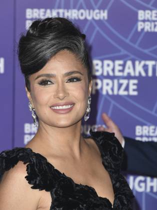Salma Hayek at arrivals for 12th Breakthrough Prize Ceremony, Barker Hangar, Santa Monica, CA, April 18, 2026. Photo By: Elizabeth Goodenough Everett Collection 12th Breakthrough Prize Ceremony PUBLICATIONXNOTxINxCANxCHNxFRAxITAxJPNxNORxPOLxRUSxESPxUKxUSA