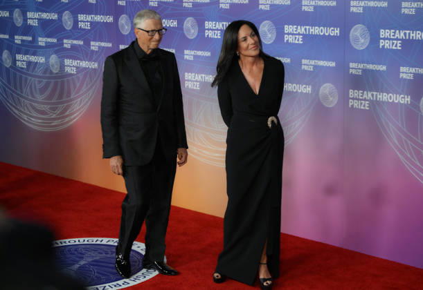 Breakthrough Prize Ceremony Red Carpet 2026 SANTA MONICA, CA - APRIL 18: Bill Gates and Paula Hurd attend the 12th Annual Breakthrough Prize Awards and Ceremony at Barker Hangar in Santa Monica of Los Angeles, California, United States on April 18, 2026. Tayfun Coskun Anadolu California United States. Editorial use only. Please get in touch for any other usage.  Copyright: x2026xAnadoluxTayfunxCoskunx