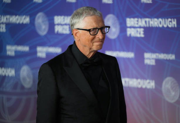 Breakthrough Prize Ceremony Red Carpet 2026 SANTA MONICA, CA - APRIL 18: Bill Gates and Paula Hurd (not seen) attend the 12th Annual Breakthrough Prize Awards and Ceremony at Barker Hangar in Santa Monica of Los Angeles, California, United States on April 18, 2026. Tayfun Coskun Anadolu California United States. Editorial use only. Please get in touch for any other usage.  Copyright: x2026xAnadoluxTayfunxCoskunx