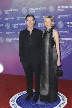 Billy Crudup, Naomi Watts at arrivals for 12th Breakthrough Prize Ceremony - Part 2, Barker Hangar, Santa Monica, CA, April 18, 2026. Photo By: Elizabeth Goodenough Everett Collection 12th Breakthrough Prize Ceremony - Part 2 PUBLICATIONXNOTxINxCANxCHNxFRAxITAxJPNxNORxPOLxRUSxESPxUKxUSA