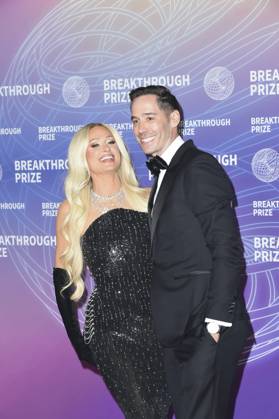 Paris Hilton, Carter Reum at arrivals for 12th Breakthrough Prize Ceremony - Part 2, Barker Hangar, Santa Monica, CA, April 18, 2026. Photo By: Elizabeth Goodenough Everett Collection 12th Breakthrough Prize Ceremony - Part 2 PUBLICATIONXNOTxINxCANxCHNxFRAxITAxJPNxNORxPOLxRUSxESPxUKxUSA