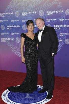 FranÃ§ois-Henri Pinault, Salma Hayek at arrivals for 12th Breakthrough Prize Ceremony - Part 2, Barker Hangar, Santa Monica, CA, April 18, 2026. Photo By: Elizabeth Goodenough Everett Collection 12th Breakthrough Prize Ceremony - Part 2 PUBLICATIONXNOTxINxCANxCHNxFRAxITAxJPNxNORxPOLxRUSxESPxUKxUSA