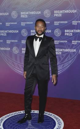 John Legend at arrivals for 12th Breakthrough Prize Ceremony - Part 2, Barker Hangar, Santa Monica, CA, April 18, 2026. Photo By: Elizabeth Goodenough Everett Collection 12th Breakthrough Prize Ceremony - Part 2 PUBLICATIONXNOTxINxCANxCHNxFRAxITAxJPNxNORxPOLxRUSxESPxUKxUSA