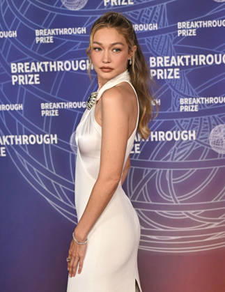 2026 Breakthrough Prize Ceremony Gigi Hadid arriving to the 12th Breakthrough Prize Ceremony held at Barker Hangar on April 18, 2026 in Santa Monica, CA. Santa Monica Barker Hangar California USA Copyright: xStarbuck xAFF-USA.COMx