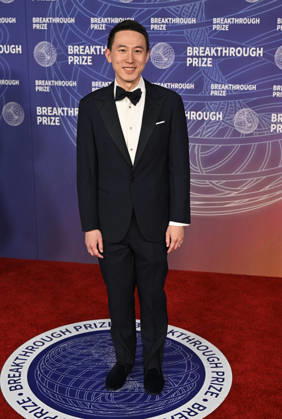 2026 Breakthrough Prize Ceremony Shou Zi Chew, CEO of TikTok arriving to the 12th Breakthrough Prize Ceremony held at Barker Hangar on April 18, 2026 in Santa Monica, CA. Santa Monica Barker Hangar California USA Copyright: xStarbuck xAFF-USA.COMx