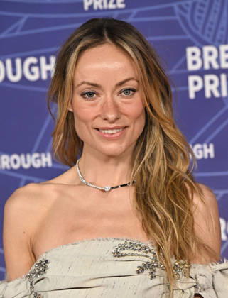 2026 Breakthrough Prize Ceremony Olivia Wilde arriving to the 12th Breakthrough Prize Ceremony held at Barker Hangar on April 18, 2026 in Santa Monica, CA. Santa Monica Barker Hangar California USA Copyright: xStarbuck xAFF-USA.COMx
