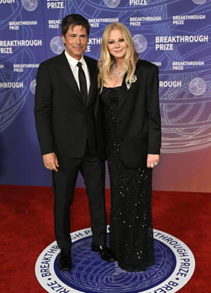 2026 Breakthrough Prize Ceremony Rob Lowe and Sheryl Berkoff arriving to the 12th Breakthrough Prize Ceremony held at Barker Hangar on April 18, 2026 in Santa Monica, CA. Santa Monica Barker Hangar California USA Copyright: xStarbuck xAFF-USA.COMx
