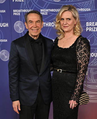 2026 Breakthrough Prize Ceremony Jeff Koons and Justine Wheeler Koons arriving to the 12th Breakthrough Prize Ceremony held at Barker Hangar on April 18, 2026 in Santa Monica, CA. Santa Monica Barker Hangar California USA Copyright: xStarbuck xAFF-USA.COMx