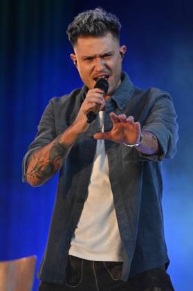 18.04.2026, Max Weidner™s Mia San Schlager 2.0, in der Festhalle Waldmünchen, Bayern, Deutschland (GER), im Bild: Max Weidner,