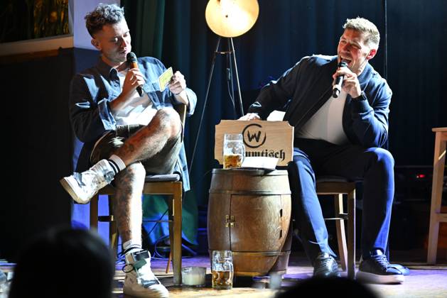 18.04.2026, Max Weidner™s Mia San Schlager 2.0, in der Festhalle Waldmünchen, Bayern, Deutschland (GER), im Bild: Max Weidner und Ramon Roselly,
