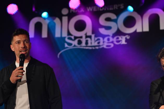 18.04.2026, Max Weidners Mia San Schlager 2.0, in der Festhalle Waldmünchen, Bayern, Deutschland (GER), im Bild: Ramon Roselly,