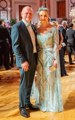 20260418 19. DAC Dancer against Cancer Ball WIEN, OESTERREICH - 18. APRIL: Brustkrebs-Aktivistin, Autorin und MyAid 2022 (Krebs Klub Wiener Neustadt) Gewinnerin Claudia Altmann-Popischek (R.) mit ihrem Gatten Peter waehrend des Sektempfangs anlaesslich des 19. DaC Dancer against Cancer Galaballs in der Wiener Hofburg am 18. April 2026 in Wien, Oesterreich. 260418_SEPA_17_022 Copyright: xIsabellexOuvrardx SEPAxMedia