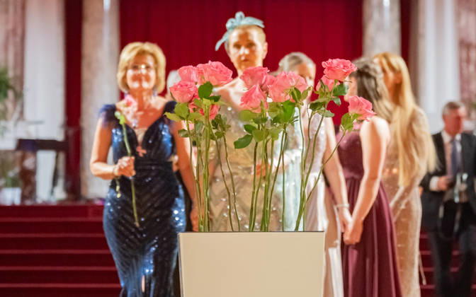 20260418 19. DAC Dancer against Cancer Ball WIEN, OESTERREICH - 18. APRIL: Msrtina Wimmer und Brustkrebs-Aktivistin, Autorin und MyAid 2022 (Krebs Klub Wiener Neustadt) Gewinnerin Claudia Altmann-Popischek waehrend der Memory Lane 2026 anlaesslich des 19. DaC Dancer against Cancer Galaballs in der Wiener Hofburg am 18. April 2026 in Wien, Oesterreich. 260418_SEPA_17_037 Copyright: xIsabellexOuvrardx SEPAxMedia