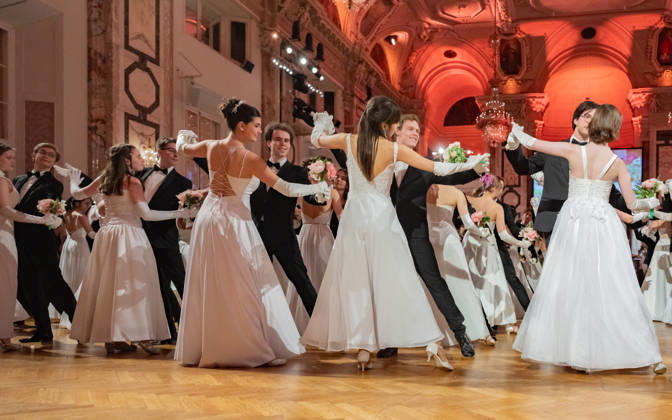 20260418 19. DAC Dancer against Cancer Ball WIEN, OESTERREICH - 18. APRIL: Eroeffnungskomitee der Tanzschule Rueff des 19. DaC Dancer against Cancer Galaballs in der Wiener Hofburg am 18. April 2026 in Wien, Oesterreich. 260418_SEPA_17_126 Copyright: xIsabellexOuvrardx SEPAxMedia