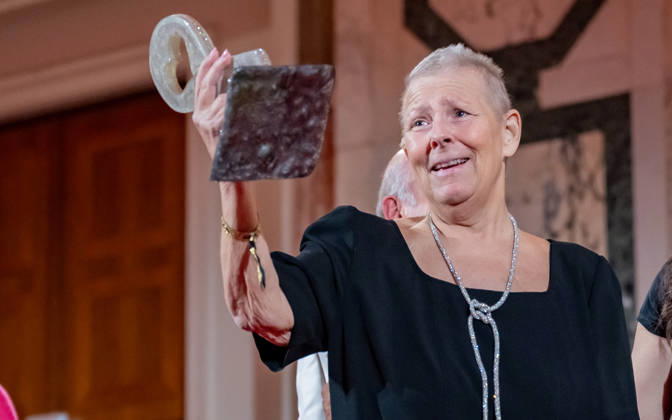 20260418 19. DAC Dancer against Cancer Ball WIEN, OESTERREICH - 18. APRIL: Fachaerztin, ehemalige Gesundheits- und Familienministerin, MAYAID Preistraegin 2026 und Testimonial des Kalenders Andrea Kdolsky waehrend der Preisverleihung des MyAid Awards 2026 anlaesslich des 19. DaC Dancer against Cancer Galaballs in der Wiener Hofburg am 18. April 2026 in Wien, Oesterreich. 260418_SEPA_17_094 Copyright: xIsabellexOuvrardx SEPAxMedia