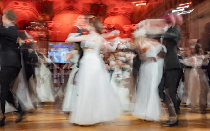 20260418 19. DAC Dancer against Cancer Ball WIEN, OESTERREICH - 18. APRIL: Eroeffnungskomitee der Tanzschule Rueff des 19. DaC Dancer against Cancer Galaballs in der Wiener Hofburg am 18. April 2026 in Wien, Oesterreich. 260418_SEPA_17_128 Copyright: xIsabellexOuvrardx SEPAxMedia