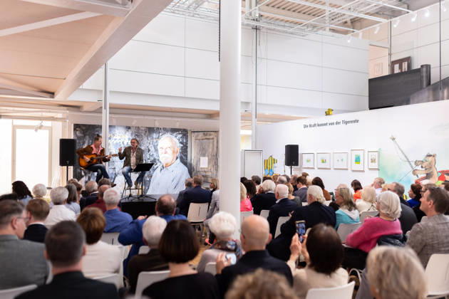 Tuebingen, NKT Charity Auktion fuer Kinder - zugunsten des Bewegt Euch e.V., 18.04.2026 Der deutsche Musiker Dieter Thomas Kuhn eroeffnet die Auktion