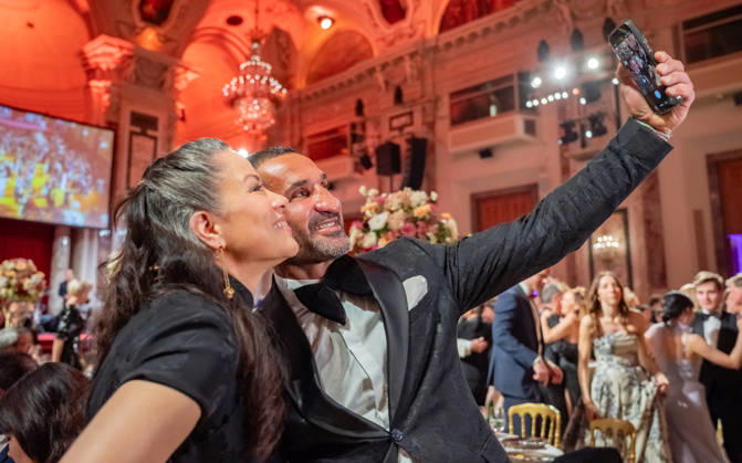 20260418 19. DAC Dancer against Cancer Ball WIEN, OESTERREICH - 18. APRIL: Martial-Arts-Ikone Bruce Lees Tochter, Schauspielerin, Bruce Lee Family Companies CEO, Vorsitzende des Verwaltungsrates der Bruce Lee Foundation und Stargast des Balls Shannon Lee und Welt- und Europameister Thaiboxer und Trainer bei der Team Merza Academy Kampfsport-Legende Fadi Merza waehrend des des 19. DaC Dancer against Cancer Galaballs in der Wiener Hofburg am 18. April 2026 in Wien, Oesterreich. 260418_SEPA_17_150 Copyright: xIsabellexOuvrardx SEPAxMedia