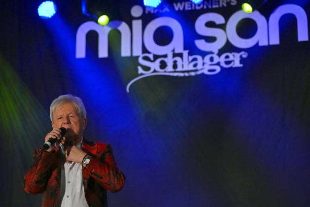 18.04.2026, Max Weidners Mia San Schlager 2.0, in der Festhalle Waldmünchen, Bayern, Deutschland (GER), im Bild: G. G. Anderson,
