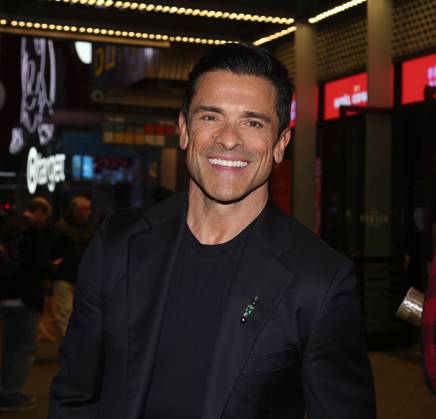 ˜Fallen Angels™ cast on opening night curtain call of their Broadway play at the Todd Haimes Theatre Featuring: Mark Consuelos Where: New York City, New York, United States When: 19 Apr 2026 Credit: Adam Nemser INSTARimages EDITORIAL USE ONLY. NOT FOR USE BY NEWSPAPERS BASED IN THE UK. Copyright: xADAMxNEMSERx instar55629338