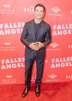 April 19, 2026, Bronx, New York, USA: Mark Consuelos attends Opening Night of Fallen Angels on Broadway at Todd Haimes Theatre in New York, NY on April 19, 2026. Bronx USA  - ZUMAr339 20260419_znp_r339_091 Copyright: xLevxRadinx