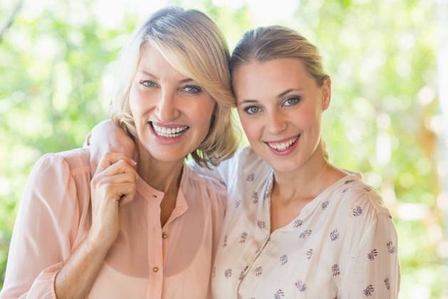 Portrait of smiling friends enjoying together Portrait of smiling friends enjoying together at restaurant, model released, , property released, Cape Town, South Africa, 21.11.2016, 928478.jpg, restaurant, coffee shop, hotel, food and drink industry, retail, business, customer, casual clothing, standing, smiling, cheerful, happy, arm around, hugging, embracing, friend, friendship, enjoying, enjoyment, joy, fun, confident, confidence, together, bonding, beautiful, attractive, pretty, leisure, lifestyle
