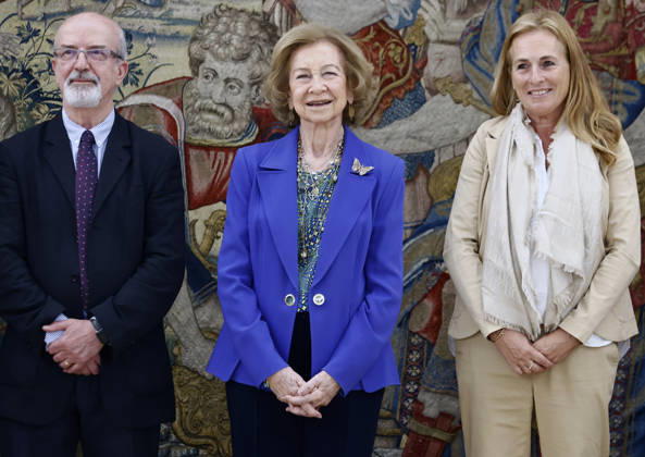 Queen Sofia receives in audience a representation of the Asociación Visión y Vida Queen Sofia during the audience with a representation of the Asociación Visión y Vida on the occasion of its 70th anniversary, at the Zarzuela Palace, on April 20, 2026, in Madrid Spain Visión y Vida was created in 1955 with the objective of procuring the best for the vision of the citizens in an altruistic way by informing, educating, advising and recommending with the doctors within their reach and in all social and professional sectors FAMOUS AUDIENCE ASSOCIATION ANNIVERSARY Antonio Gutié Madrid Madrid Spain  Copyright: xAntonioxGutiÃ rrezx 7454380