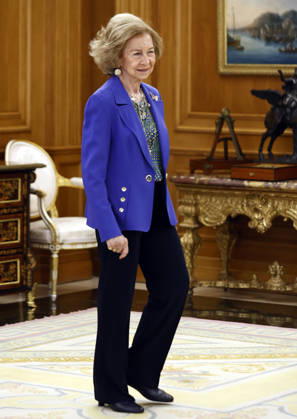 Queen Sofia receives in audience a representation of the Association of Relatives of People with Alzheimers and other Dementias Remember Extremadura Queen Sofia during the audience with a representation of the Association of Relatives of People with Alzheimers and other Dementias Remember Extremadura on the occasion of its 25th anniversary, at the Zarzuela Palace, on April 20, 2026, in Madrid Spain FAMOUS AUDIENCE QUEEN Antonio Gutié Madrid Madrid Spain  Copyright: xAntonioxGutiÃ rrezx 7454427