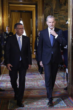 Spain s King Felipe VI (R) and new President of Portugal, Antonio Jose Seguro (L), in their way to hold a meeting in Madrid, Spain, 20 April 2026. Seguro is on an official visit in Spain. New President of Portugal, Antonio Jose Seguro, visits Spain !ACHTUNG: NUR REDAKTIONELLE NUTZUNG!  Copyright: xChemaxMoyax GRAF5513 20260420-55020041596_1