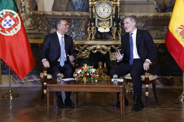 Spain s King Felipe VI (R) and new President of Portugal, Antonio Jose Seguro (L), hold a meeting in Madrid, Spain, 20 April 2026. Seguro is on an official visit in Spain. New President of Portugal, Antonio Jose Seguro, visits Spain !ACHTUNG: NUR REDAKTIONELLE NUTZUNG!  Copyright: xChemaxMoyax GRAF5515 20260420-55020041637_1