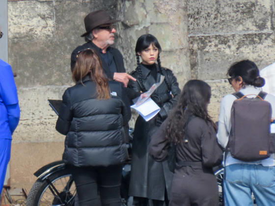 Wednesday Filming - Paris Director Tim Burton, Jenna Ortega and Fred Armisen seen during the filming of Wednesday Season 3 directed by Tim Burton in Paris, France on April 20, 2026. Photo by ABACAPRESS.COM Paris France  Copyright: xABACAx
